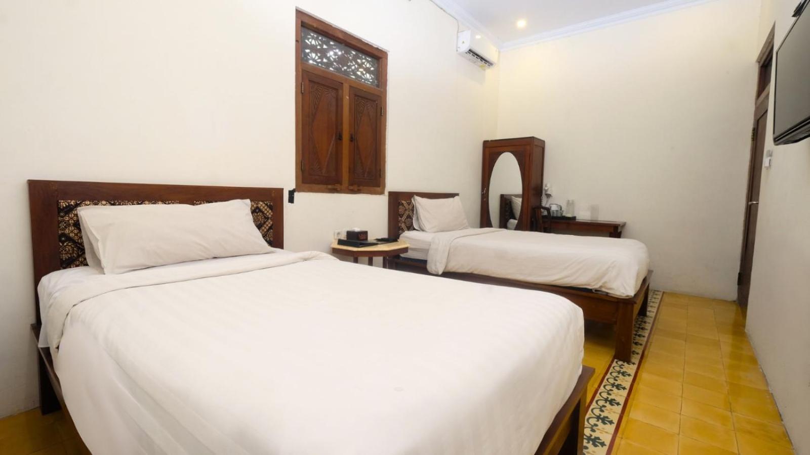 The Mangkoro Hotel By Sinergi Baturetno Экстерьер фото